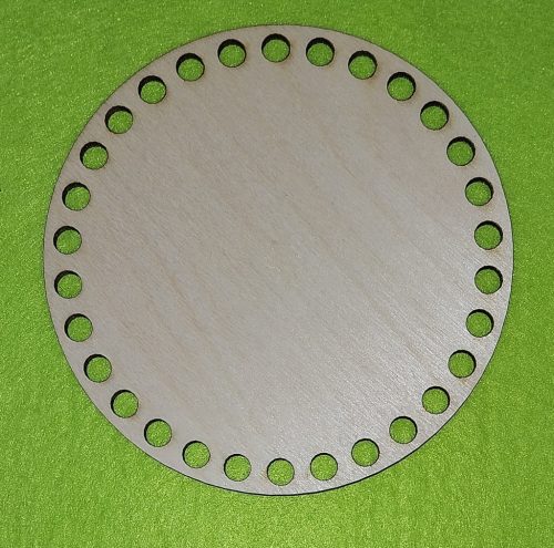 12 cm Baza din lemn natural rotund crosetabil. Cu gaura de 7 mm, 1 bucata, grosime 3mm