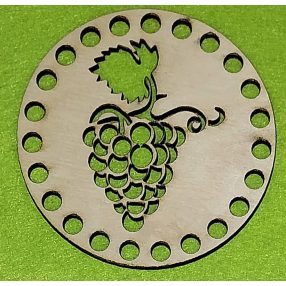   Baza din lemn de 10cm in forma de suport de pahar de vin. Cu gaura de 7mm 1 bucata, grosime 3mm