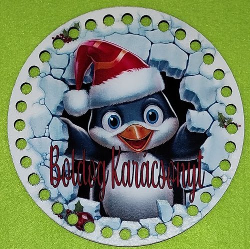 Ciocănel de usa din lemn crosetabil, imprimat, cu gaura de 7 mm în mijloc, pinguin cu inscripția  Boldog Karácsonyt, 1 bucata, 15cm, grosime 2,5mm.