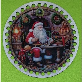   15cm Coroana din lemn imprimata crosetabila cu gaura de 7 mm si cu lista de dorinte a lui Mos Craciun. 1 bucata, grosime 2,5mm. 