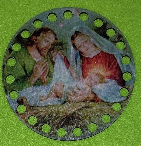 Baza din lemn natural de 10cm crosetabil imprimat, Maria cu Isus. Cu gaura de 7mm, 1bucata, grosime 2,5mm. 