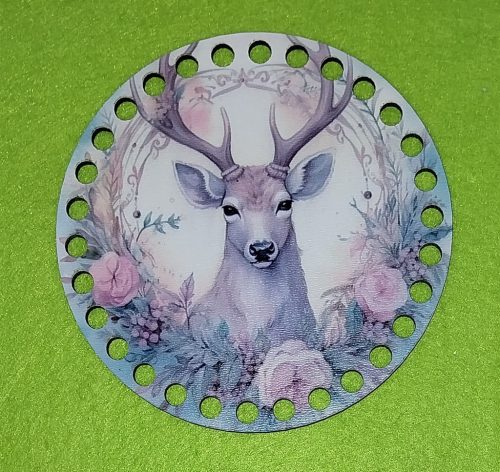 12cm Baza din lemn crosetabila imprimata cu model de cerb printre flori. Cu gaura de 7mm, 1 bucata, grosime 2,5mm. 