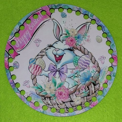 15cm Iepuras  din baza de lemn imprimat crosetabil, cerc, în cos, cu inscriptia Paste Fericit. Cu gaura de 7mm, 1 buc, grosime 2,5mm.  