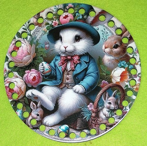 15cm Baza din lemn imprimata crosetabila cu gaura de 7 mm Iepuras  alb cu palarie. 1 bucata/pachet 15cm, grosime 3mm