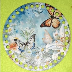   15cm Baza din lemn imprimata crosetabil cu gaura de 7 mm Crin alb cu fluture 1 buc. 15 cm grosime 2,5 mm 