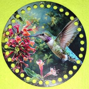   15cm Baza din lemn imprimata crosetabil cu gaura de 7 mm, model colibri, 1 buc., 15 cm, grosime 2,5 mm 