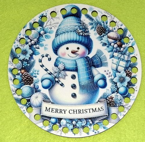 15cm Baza din lemn imprimata crosetabila cu gaura de 7 mm, model albastru cu om de zapada si inscriptia Crăciun Fericit, 1 buc. 15 cm, grosime 2,5 mm.