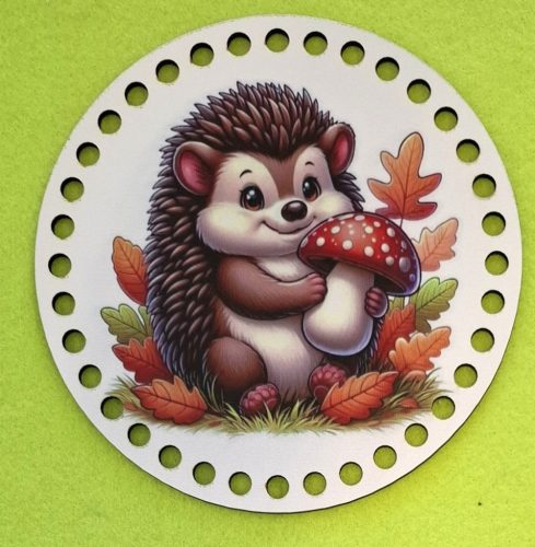 15cm Baza din lemn imprimata crosetabil Arici cu ciuperca. Gaura de 7mm 1 buc 15cm Grosime 2.5mm 