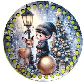   15cm Baza din lemn imprimata crosetabil  Elf cu cerb. Gaura de 7mm 1 buc 15cm Grosime 2.5mm 