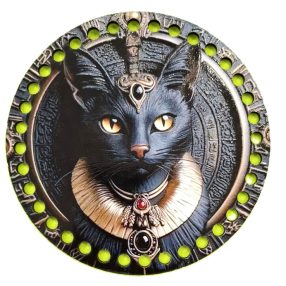   Baza din lemn natural crosetabil imprimat cu model in forma  de pisica faraona egipteana cu gaura de 7mm, 15cm, grosime 2,5mm