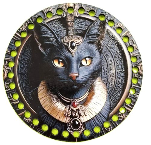 Baza din lemn natural crosetabil imprimat cu model in forma  de pisica faraona egipteana cu gaura de 7mm, 15cm, grosime 2,5mm