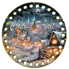   Baza din lemn crosetabil de 12cm imprimat cu motiv de Craciun de satuc si cu inscriptia Craciun Fericit˘. Cu gaura de 7mm, 1 bucata, grosme 2,5mm.
