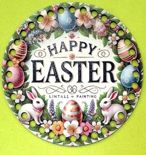 Bază din lemn imprimată pentru croșetat, 15 cm, cu găuri de 7 mm, model coroniță din ouă, cu inscripția „Happy Easter” – 1 buc. – diametru 15 cm, grosime 2,5 mm.