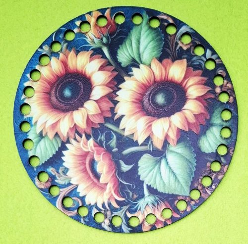 Bază din lemn imprimată pentru croșetat, 15 cm, cu găuri de 7 mm, model buchet de floarea-soarelui – 1 buc. – diametru 15 cm, grosime 2,5 mm.