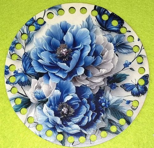 19,5cm Baza din lemn imprimata crosetabil cu gaura de 7 mm Fluture și floare albastre 1 buc. 19,5 cm grosime 2,5 mm  