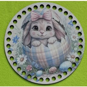   Bază din lemn imprimată pentru croșetat, 15cm, cu găuri de 7 mm, model iepuraș în coajă de ou – 1 buc. – diametru 15 cm, grosime 2,5 mm.