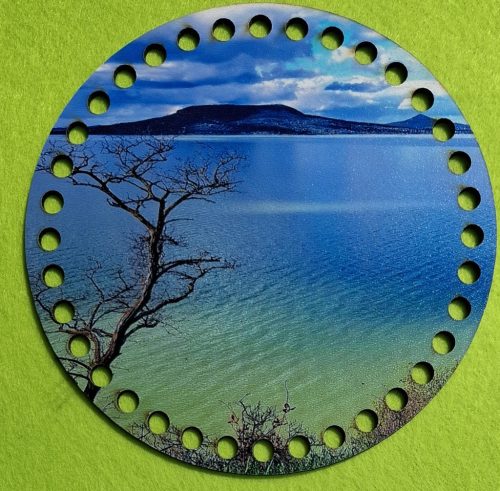  Bază din lemn imprimată pentru croșetat, 15 cm, cu gaură de 7 mm, model Balaton Fonyód 1  1 buc/pachet  15 cm, grosime 2,5 mm