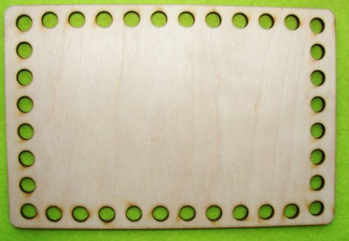 11x16,5cm 1 bucata dreptunghi croșetabil din lemn natural.grosime 3 mm. Dimensiunea alezajului:7,5mm