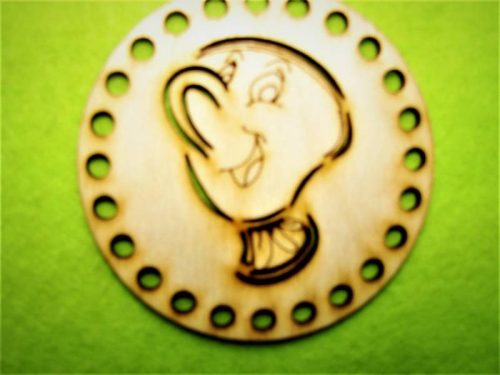   Baza din lemn natural crosetabil circular in forma de suport  pentru ceasca de ceai cu gaura 5 mm 1 bucata, grosime 3mm