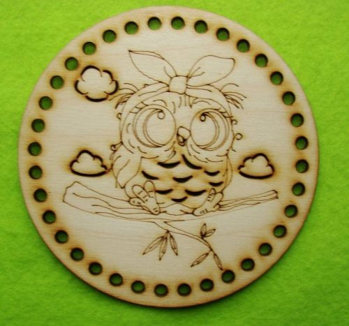 12,5cm Bază din lemn crosetabil cu cerc din lemn natural, tip bufniță. Cu gaura de 5mm, 1 bucata, grosime 3mm