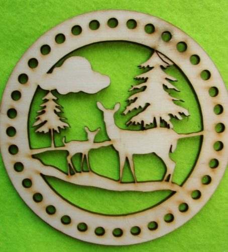  12,5cm Bază din lemn natural croșetabil cu coarne de cerb. Cu gaura de 5mm, 1 bucata, grosime 3mm