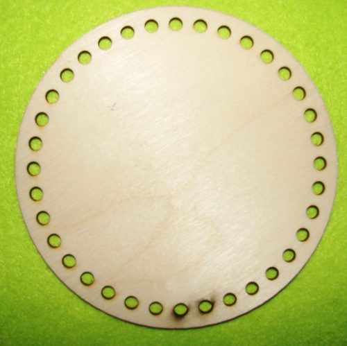  12,5cm Baza din lemn natural in forma de cerc. Cu gaura de 5mm, 1 bucata, grosime 3mm