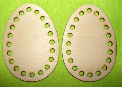  10x7cm Baza din lemn natural crosetabil in forma de ou. Cu gaura de 6mm, 2db/pachet, grosime 3mm