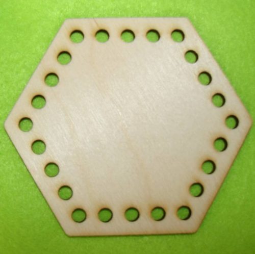 10,5x9,5cmBaza din lemn natural crosetabil sexagonal cu gaura de 5,5 mm, 1db, grosime 3mm