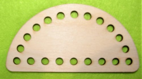 11x5,5c Semicerc croșetabil din lemn natural. Cu gaura de 6mm, 1 bucata, grosime de 3 mm