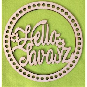    14cm Baza circulara crosetabila din lemn natural cu gaura de 5 mm si inscriptia Hello Spring ajurata. Cu gaura de 5mm, 1bucata. Grosime 3mm