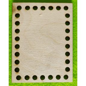   12,5x9,5cm Baza din lemn natural crosetabil in forma de caramida. Cu gaura de 7mm, 1 bucata, grosime 3mm