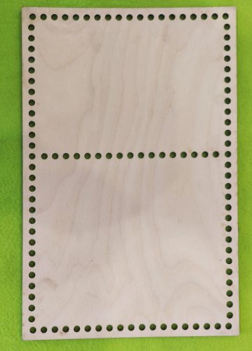 37x24cm Dreptunghi crosetabil din lemn natural,impartit in doua, cu gauri de 7 mm, 18 și 14 cm, grosime 1 buc. 3 mm