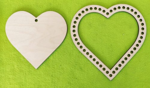 Inima crosetabila din lemn natural cu gaura + inima cu gaura de 7mm 1 buc 21x20cm + inimă 15x16 grosime 3mm 