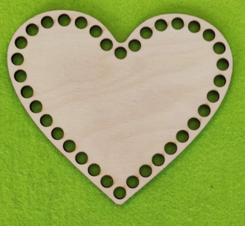 15x13cm Inima crosetabila din lemn natural cu gaura de 7 mm, 1 buc. grosime 3 mm