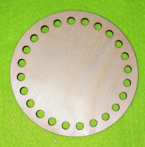 12cm Baza din lemn in forma de cerc crosetabil. Cu gaura de 7,mm, 1 bucata, grosime 3mm